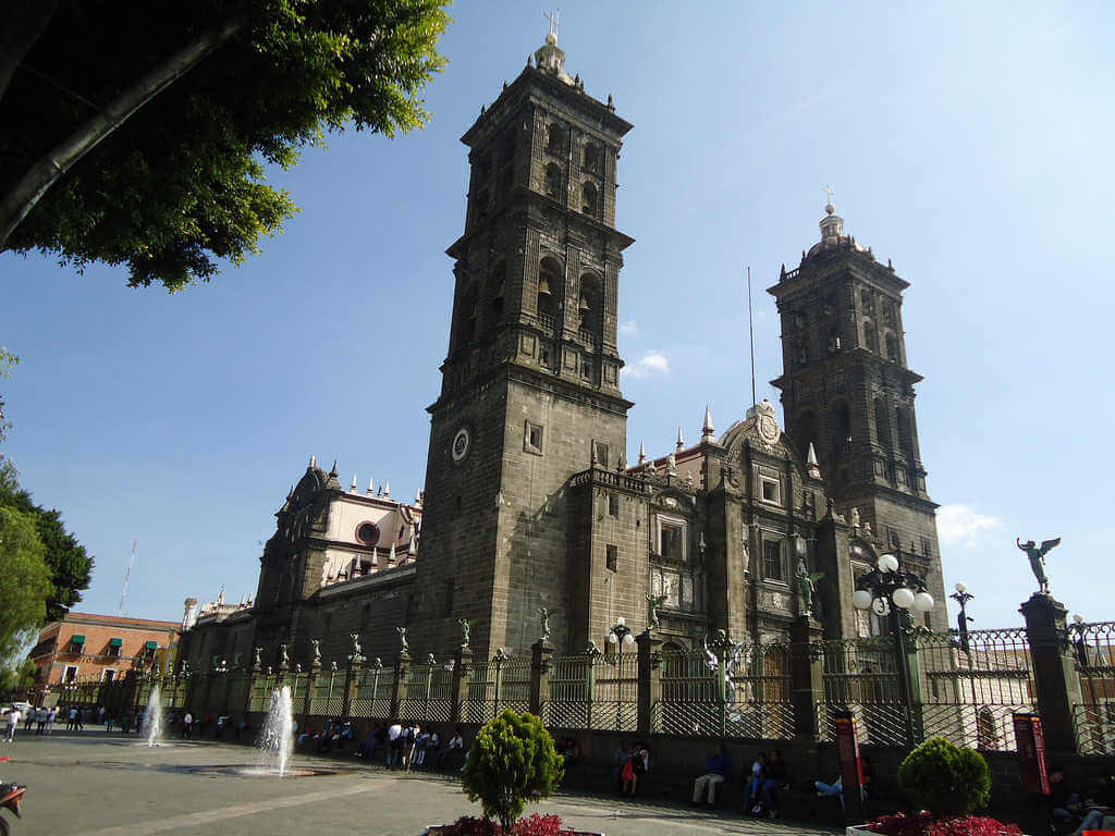  Boletos de Autobús a Puebla Basilica de Puebla